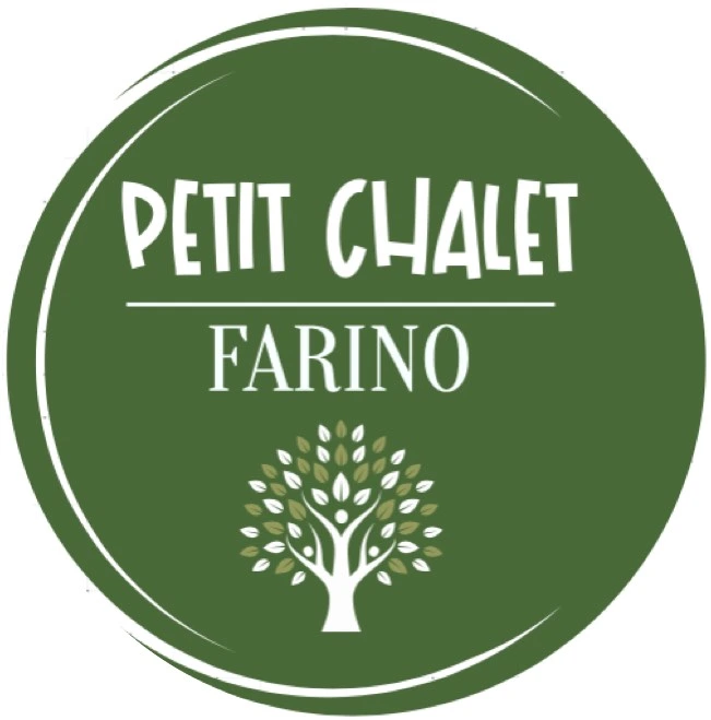 Logo du Petit Chalet de Farino, hébergement acceptant les chiens