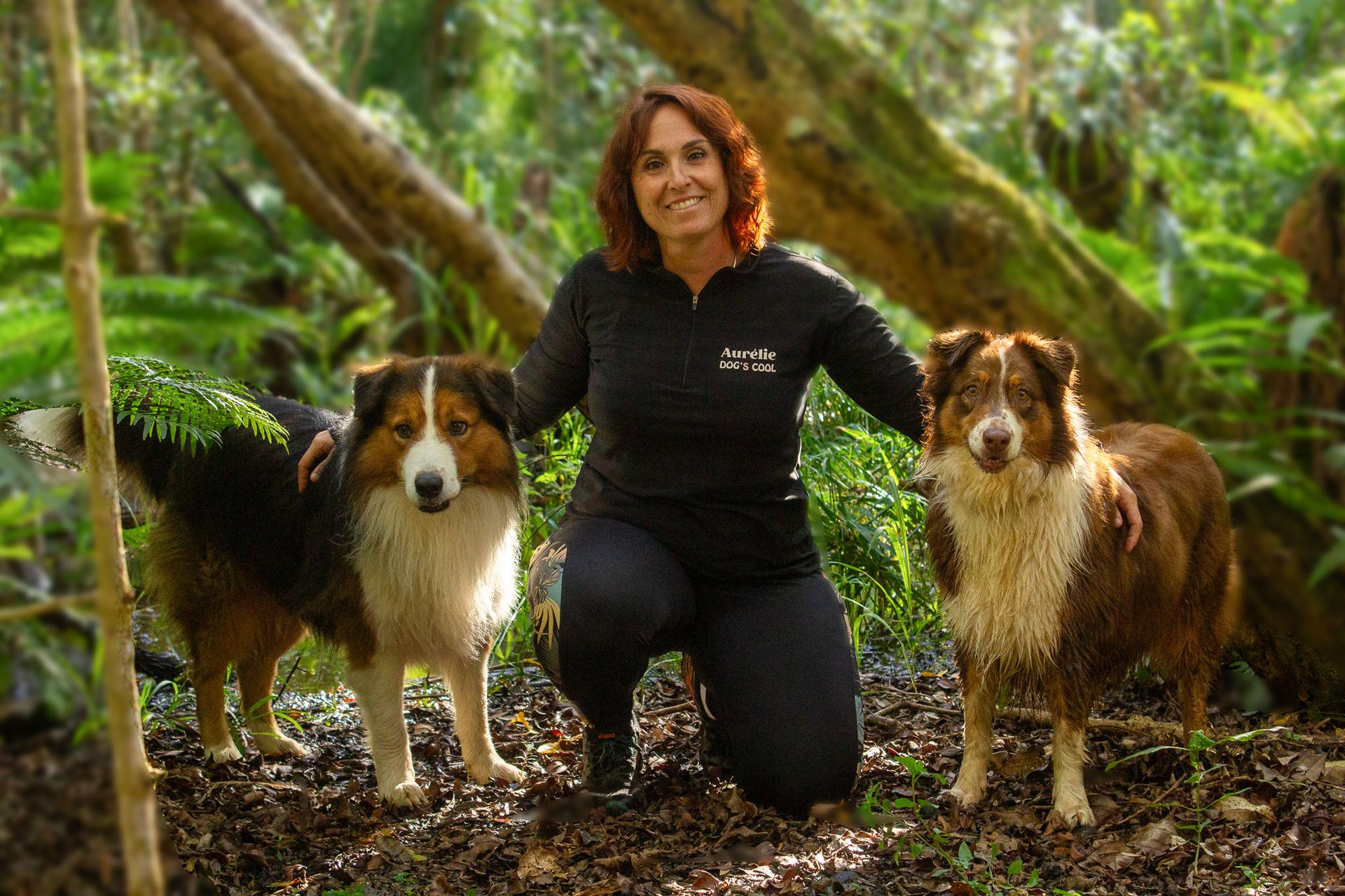 photo de présentation de face avec deux bergers australiens de Dog s Cool NC Promenades et éducation canine, Grand Nouméa